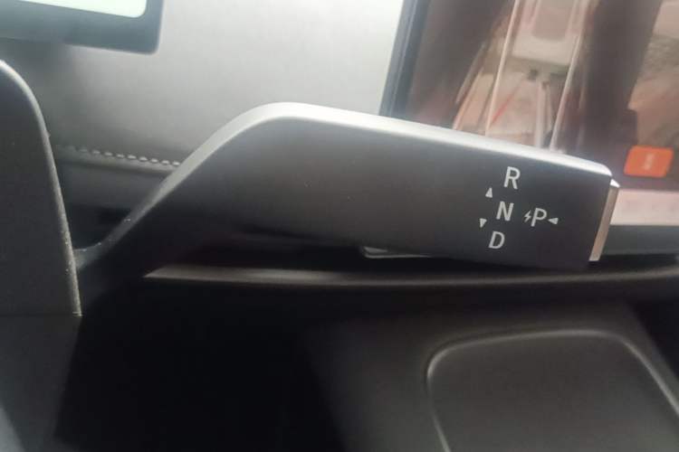 Used Nissan N7 2025 510 Pro Gear Lever