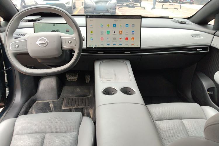 Used Nissan N7 2025 510 Pro Center Console