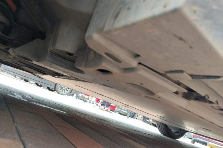 Used Nissan N7 2025 510 Pro Chassis Front Left
