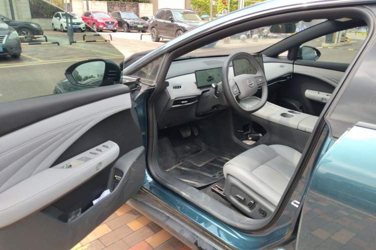 Used Nissan N7 2025 510 Pro Driver Seat