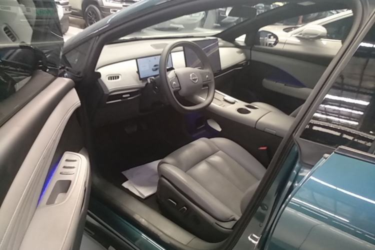 Used Nissan N7 2025 510 Max Driver Seat