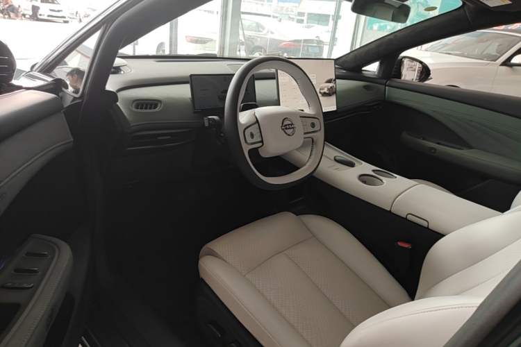 Used Nissan N7 2025 510 Max Driver Seat