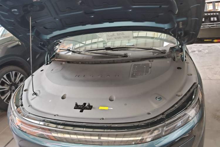 Used Nissan N7 2025 625 Pro Engine Bay