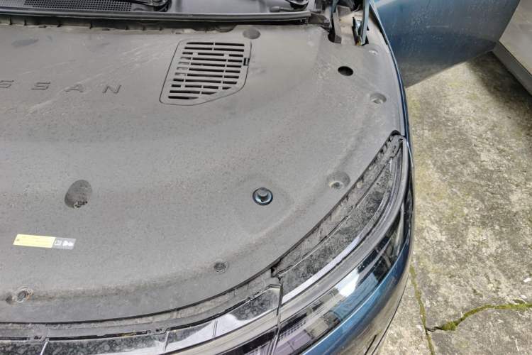 Used Nissan N7 2025 625 Max Engine Bay Left