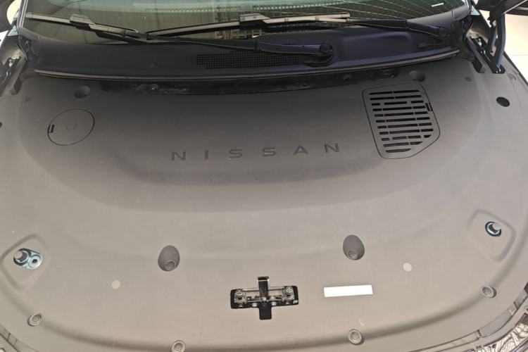Used Nissan N7 2025 625 Max Engine Bay