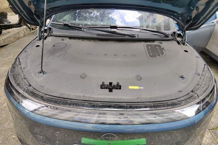 Used Nissan N7 2025 625 Max Engine Bay