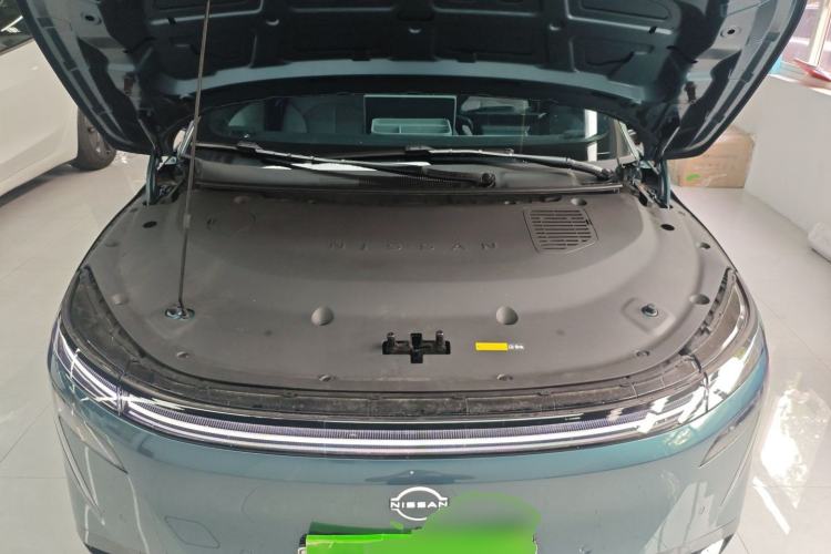 Used Nissan N7 2025 625 Max Engine Bay