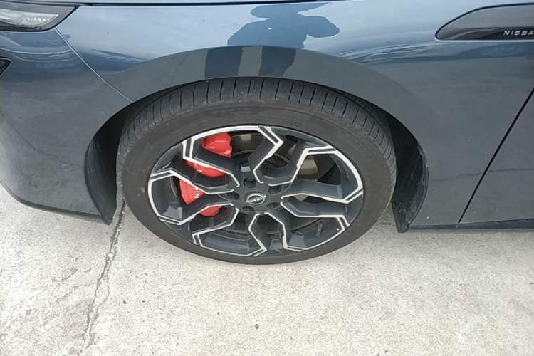 Used Nissan N7 2025 625 Max Exterior 4
