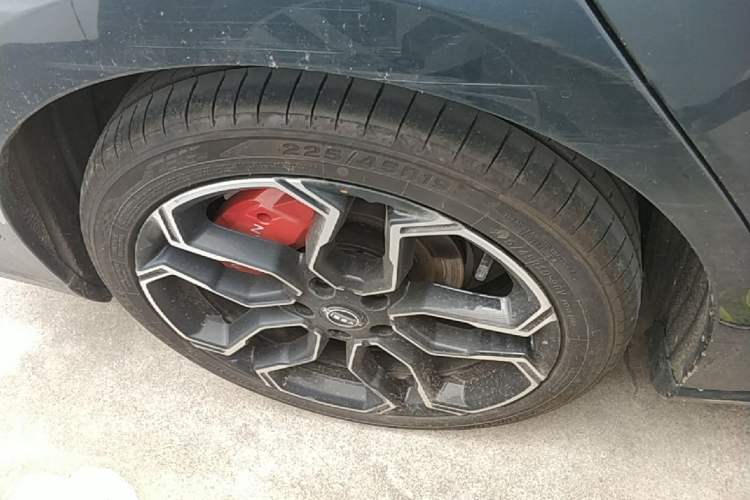 Used Nissan N7 2025 625 Max Exterior 5