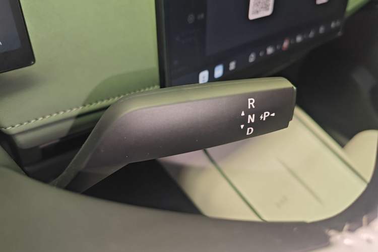 Used Nissan N7 2025 625 Max Gear Lever