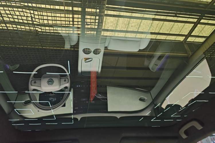 Used Nissan N7 2025 625 Max Headliner