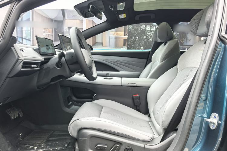 Used Nissan N7 2025 510 Pro Left Front Seat