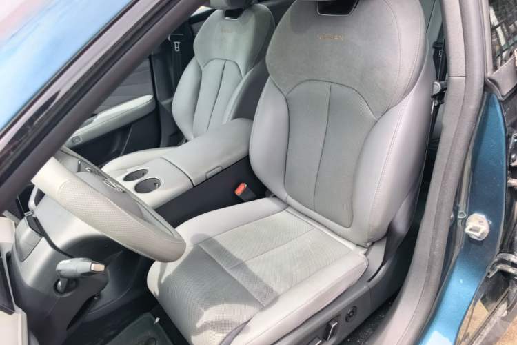 Used Nissan N7 2025 625 Max Left Front Seat