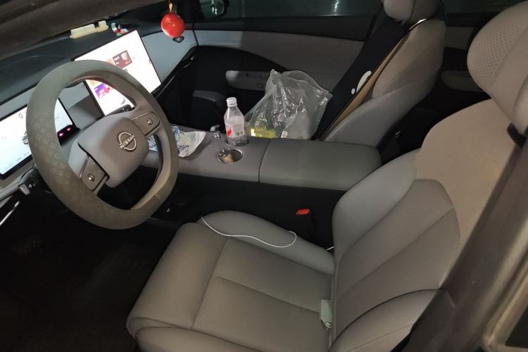 Used Nissan N7 2025 625 Max Left Front Seat
