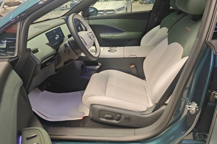 Used Nissan N7 2025 625 Max Left Front Seat