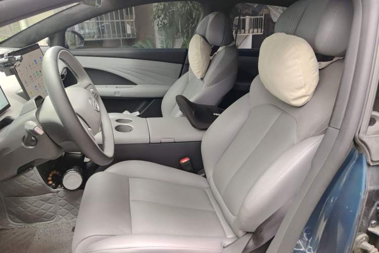 Used Nissan N7 2025 625 Max Left Front Seat