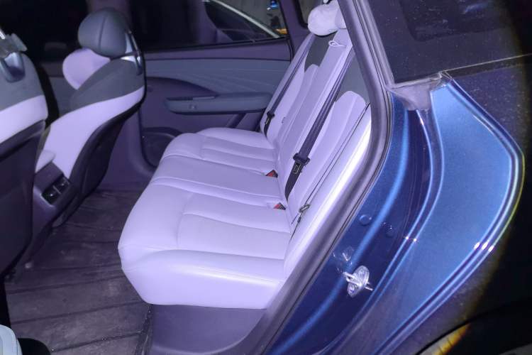 Used Nissan N7 2025 510 Pro Left Rear Seat