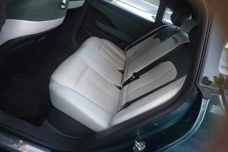 Used Nissan N7 2025 625 Max Left Rear Seat