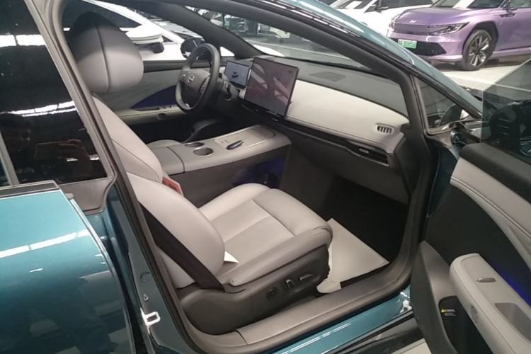 Used Nissan N7 2025 510 Max Right Front Seat