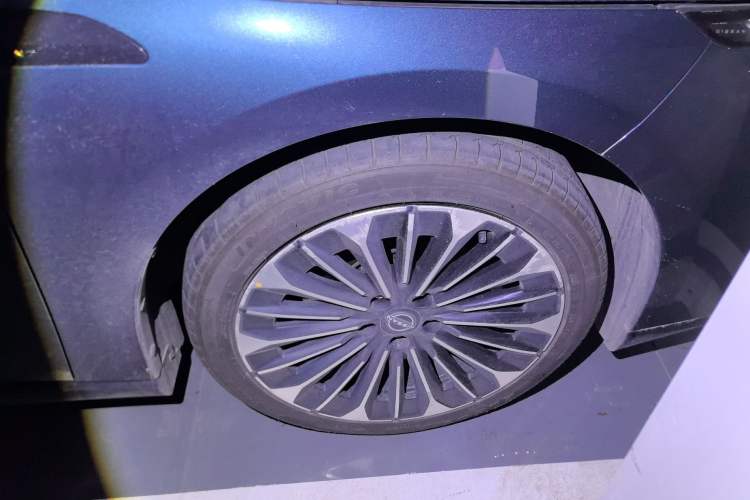 Used Nissan N7 2025 510 Pro Right Front Wheel Hub