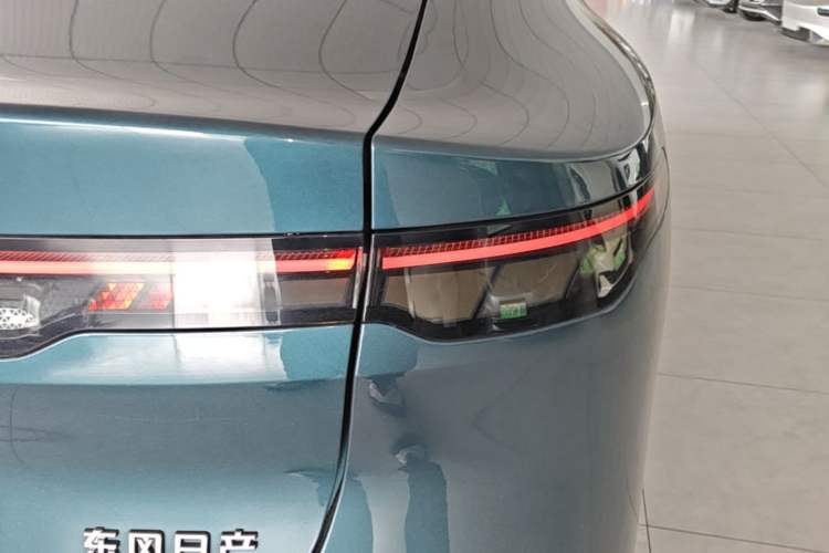 Used Nissan N7 2025 510 Max Right Rear Taillight