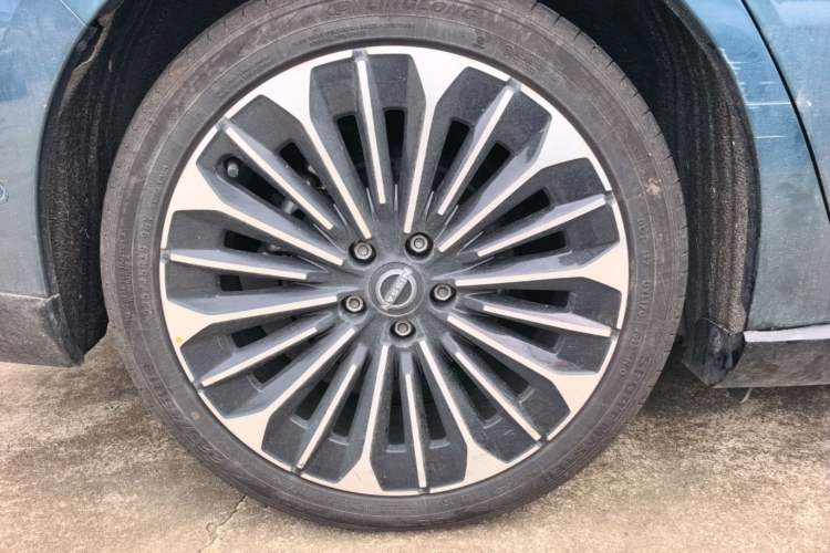 Used Nissan N7 2025 625 Max Right Rear Wheel Hub