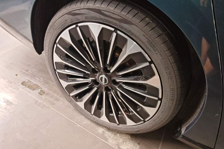 Used Nissan N7 2025 625 Pro Right Rear Wheel Hub