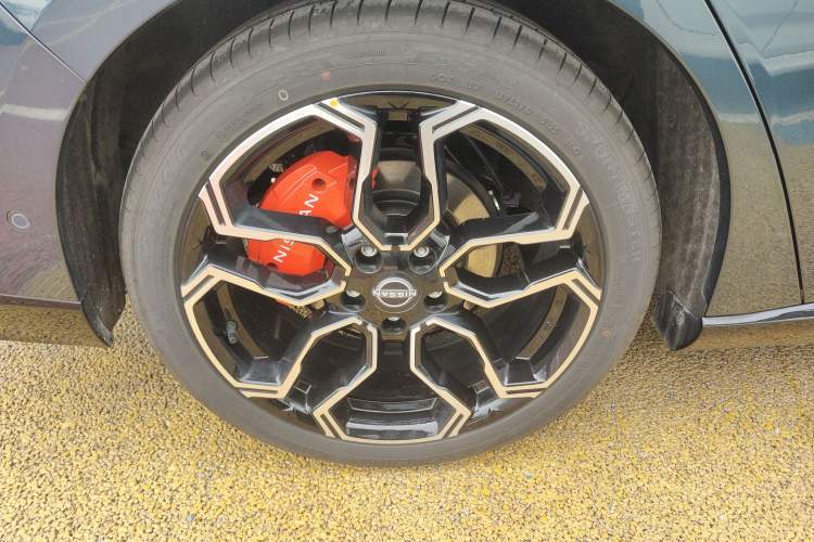Used Nissan N7 2025 625 Max Right Rear Wheel Hub