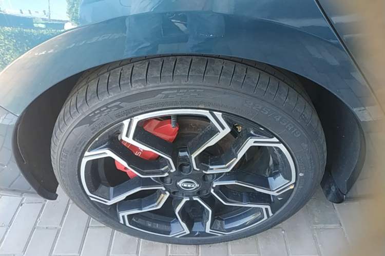 Used Nissan N7 2025 625 Max Right Rear Wheel Hub