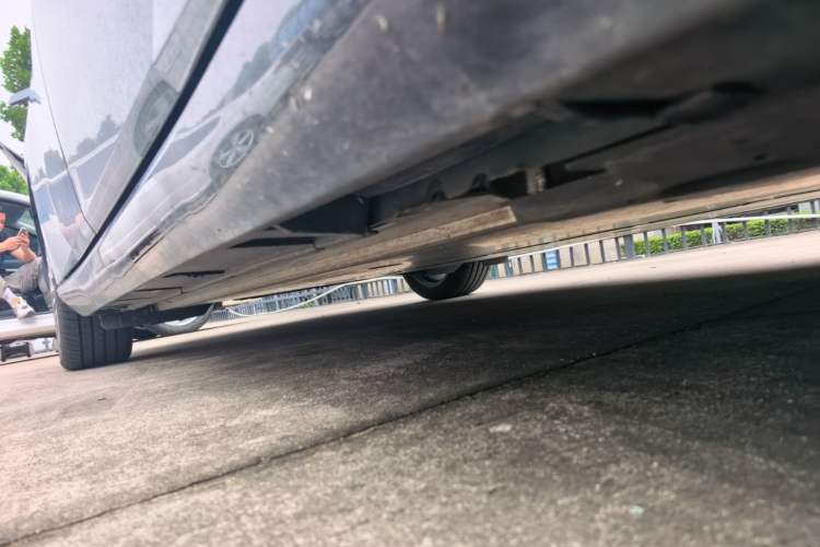 Used Nissan N7 2025 625 Max Right Side Sill