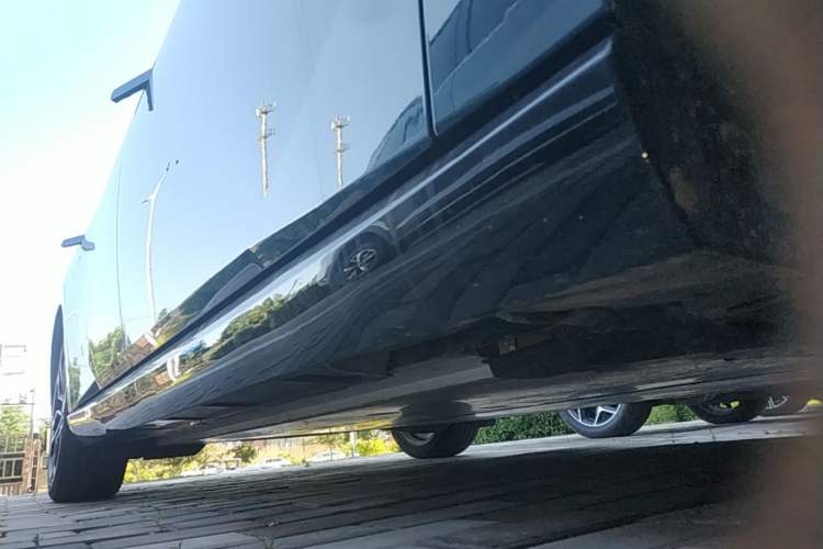 Used Nissan N7 2025 625 Max Right Side Sill