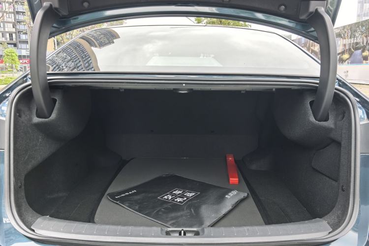 Used Nissan N7 2025 510 Pro Trunk