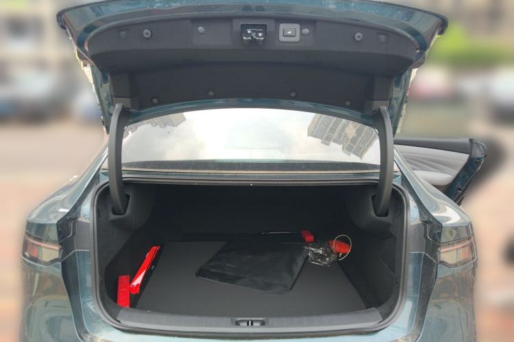 Used Nissan N7 2025 510 Pro Trunk
