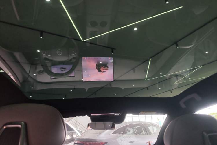 Used Nissan N7 2025 510 Max Headliner