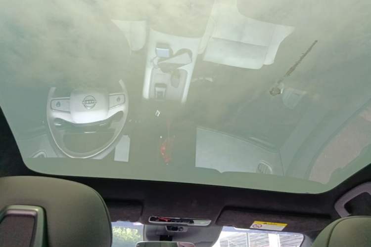 Used Nissan N7 2025 625 Max Headliner