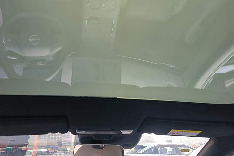 Used Nissan N7 2025 625 Max Headliner