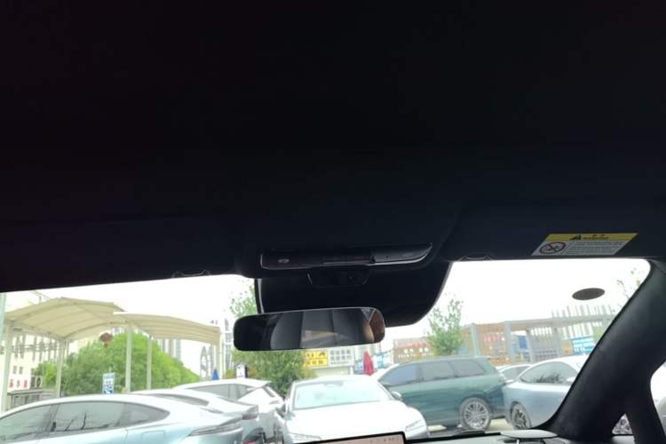 Used Nissan N7 2025 625 Max Headliner
