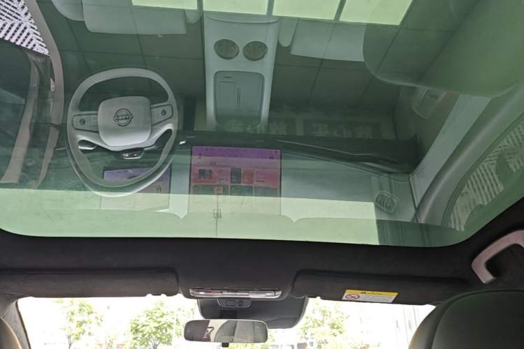 Used Nissan N7 2025 625 Max Headliner