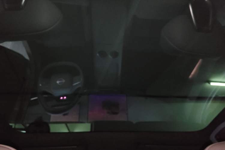 Used Nissan N7 2025 510 Max Headliner