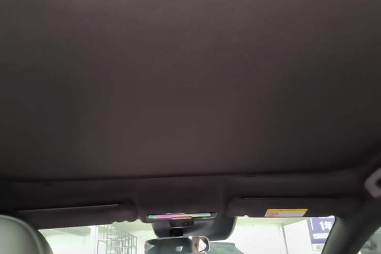 Used Nissan N7 2025 625 Max Headliner