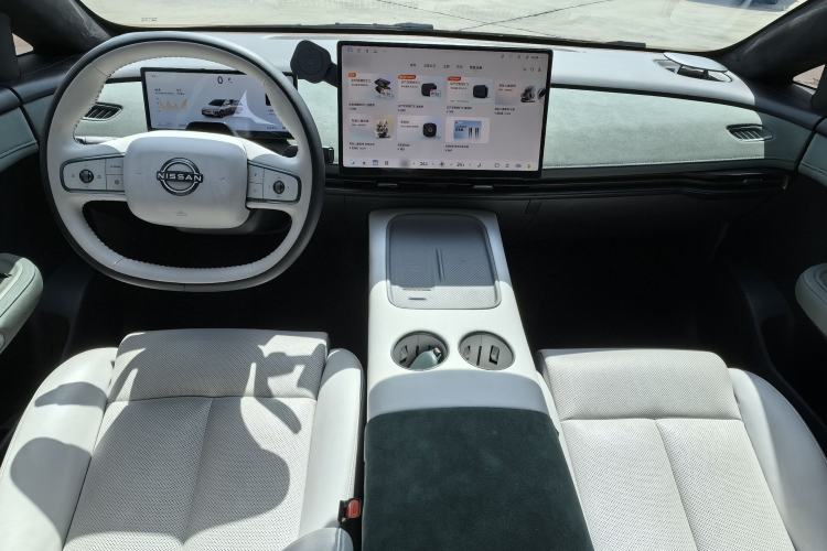 Used Nissan N7 2025 625 Max Interior 1