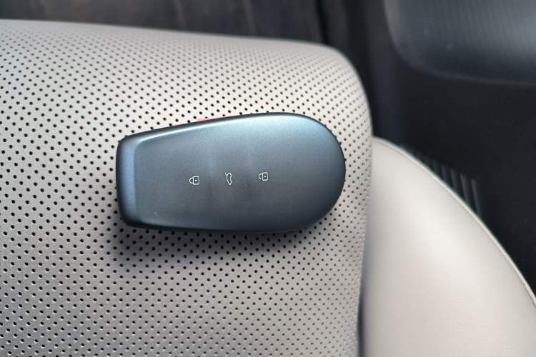 Used Nissan N7 2025 625 Max Interior 1
