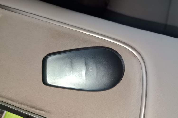 Used Nissan N7 2025 625 Max Interior 1