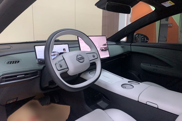 Used Nissan N7 2025 625 Pro Interior 1