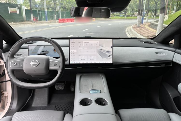 Used Nissan N7 2025 510 Max Interior 4