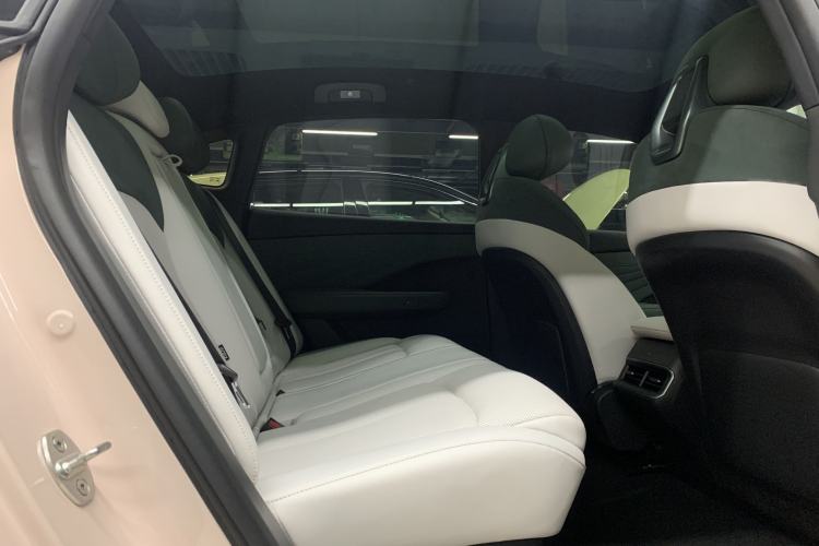 Used Nissan N7 2025 625 Pro Interior 5