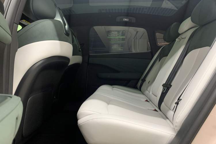 Used Nissan N7 2025 625 Pro Interior 6