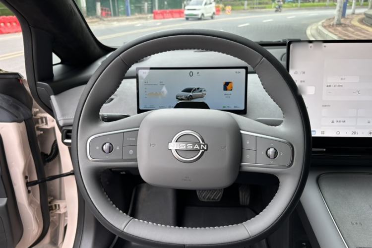 Used Nissan N7 2025 510 Max Interior 8
