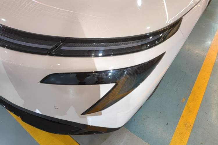 Used Nissan N7 2025 625 Max Left Front Headlight