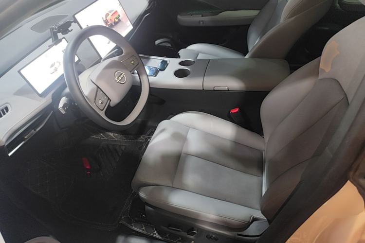 Used Nissan N7 2025 510 Pro Left Front Seat